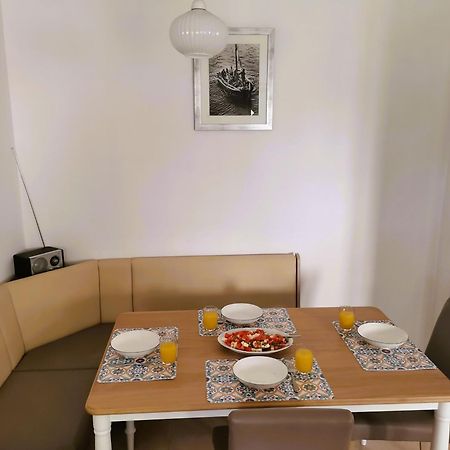 Charming Traditional Townhouse - Holiday Home Kata イェゼラ エクステリア 写真